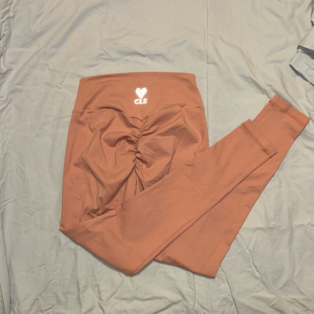 Like brand new CLS scrunch butt pink leggings